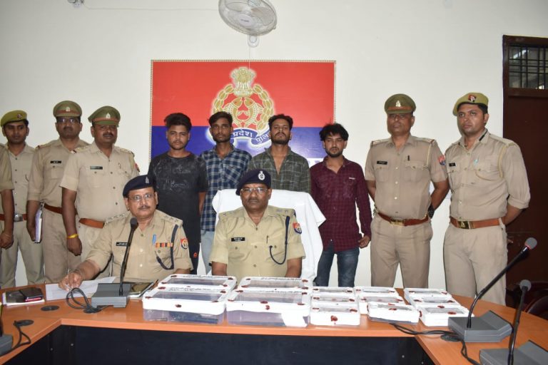 थाना कोतवाली नगर पुलिस व एसओजी टीम की संयुक्त कार्यवाही में पुलिस मुठभेड़ के उपरान्त 04 शातिर लुटेरे गिरफ्तार